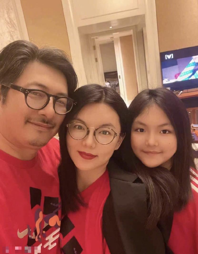 結(jié)婚紀(jì)念日送玫瑰花_送紀(jì)念玫瑰老婆結(jié)婚花束怎么寫(xiě)_結(jié)婚紀(jì)念日送老婆多少朵玫瑰花