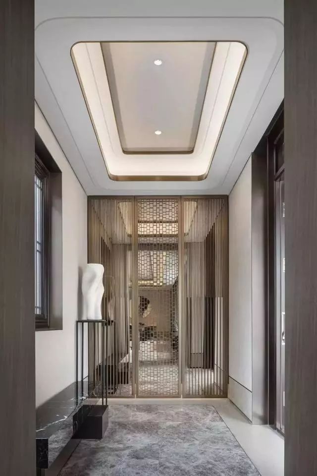 玄關鞋柜擺什么花_玄關鞋柜上放什么綠植好_玄關鞋柜放什么植物好